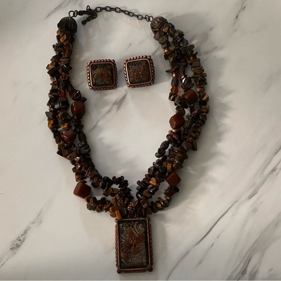 MX vintage necklace and clip on earring set fancy glass center and pendant - Picture 1 of 7